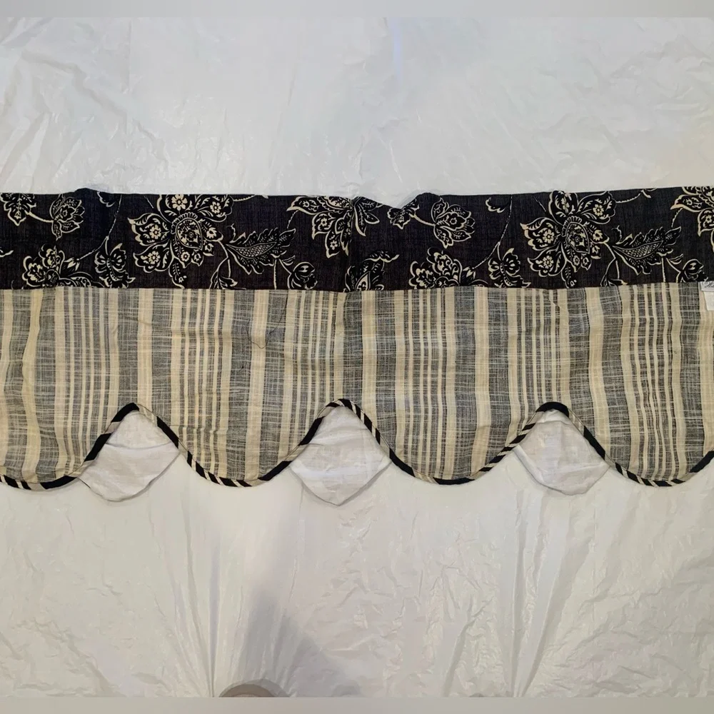 Williamsburg Window Valance Black/Tan/ White Double Layered Scalloped 52”x 18”